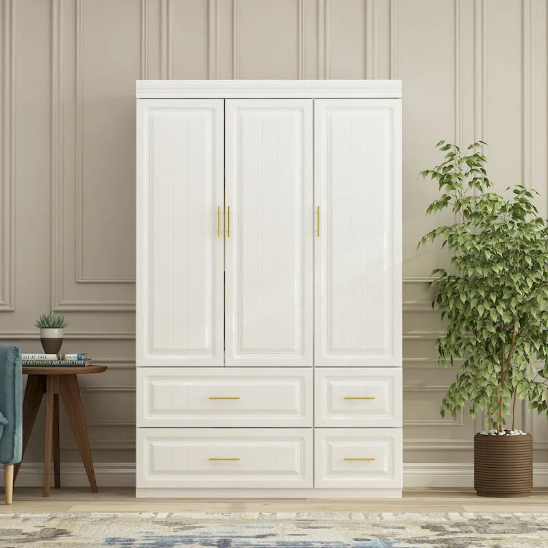 Grande armoire en bois avec portes à panneaux surélevés